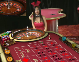 Im SpinPalace Casino kann man gegen die Playboy Dealer von Microgaming spielen